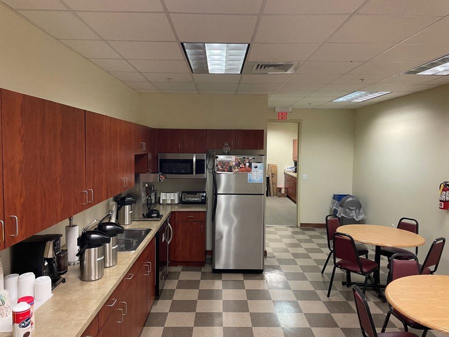 12,500 SF, mixed- use- office/ retail