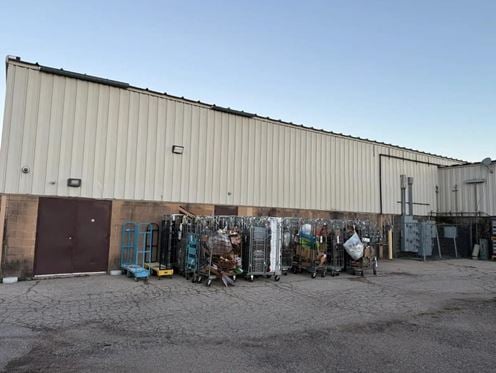 815 W Edgewood Blvd