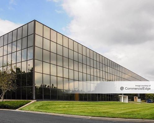 2 Corporate Center Drive