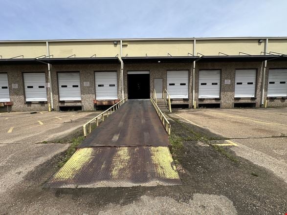 545 Ford Ave - Functional Warehouse/Distribution Space