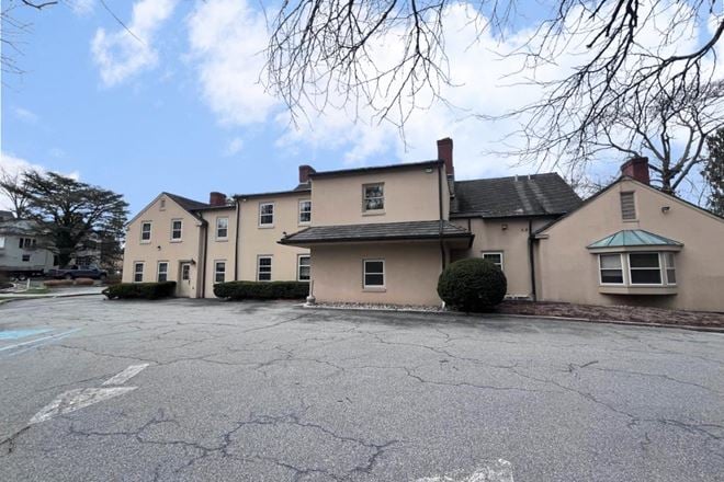 5811 Kennett Pike