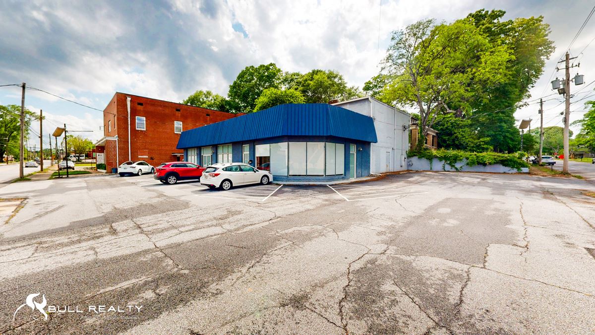 ±4,500 SF Theatre Special Use Space