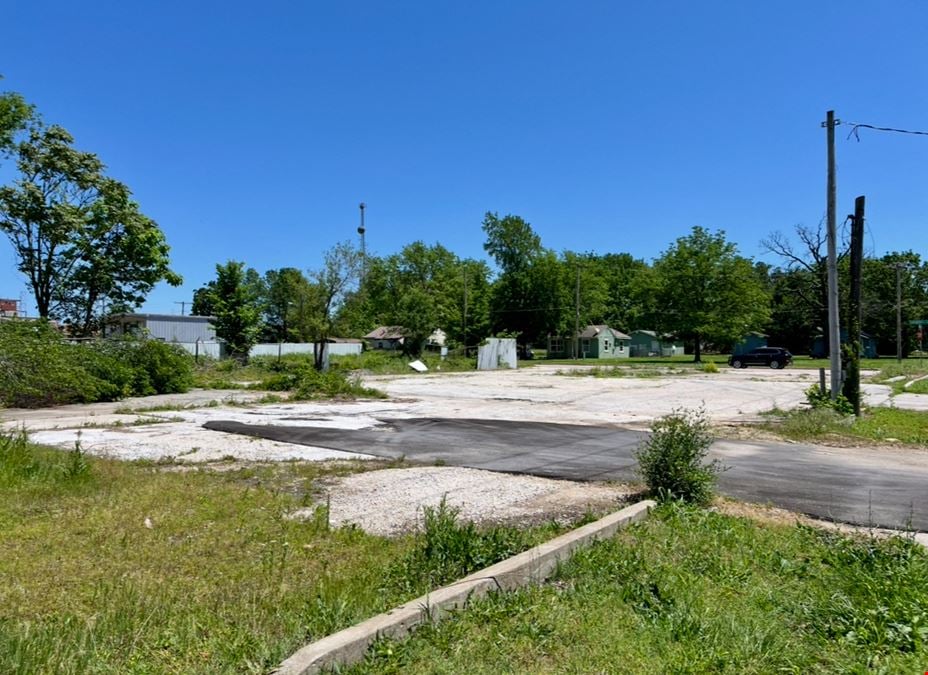 0.52 AC on West Division Street