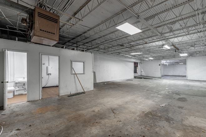 360 Carbondale Rd SW