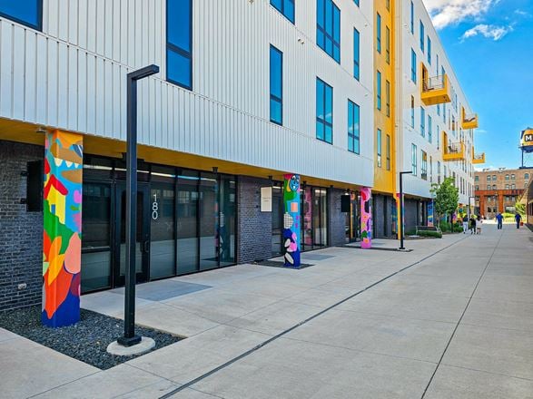 Hello Apartments - Retail