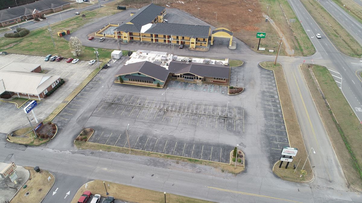 23980 John T Reid Pkwy , Scottsboro, AL 35768