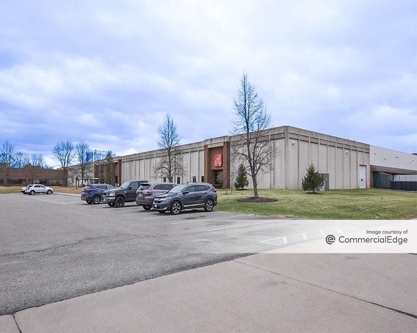 10010 AuroraHudson Road 10010 AuroraHudson Road Industrial Building