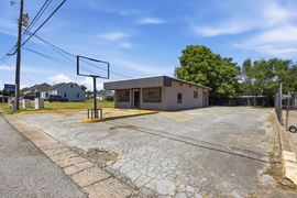 704 W Meadow Ave