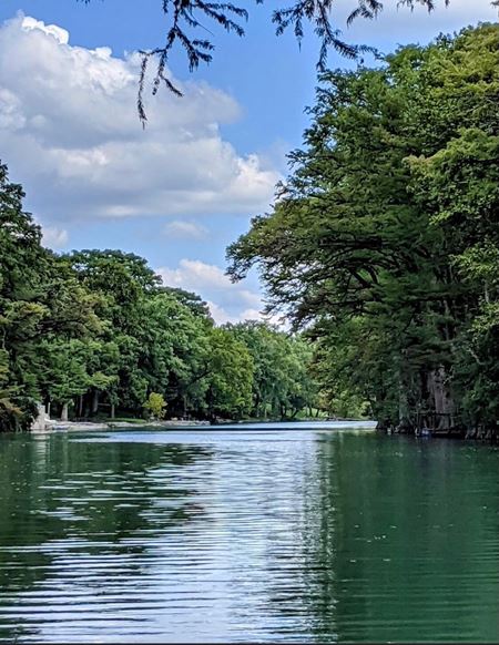 2.171 Acres on the Guadalupe River - New Braunfels