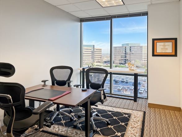 KS, Overland Park - Lighton Tower
