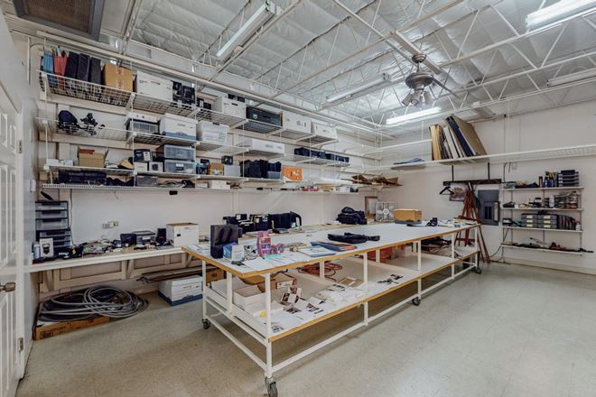 Fully Remodeled High Traffic Retail with Showroom & Vault