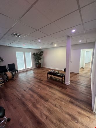 1223 W Chester Pike
