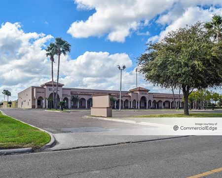 Commercial space for Rent at 902 South Airport Drive in Weslaco