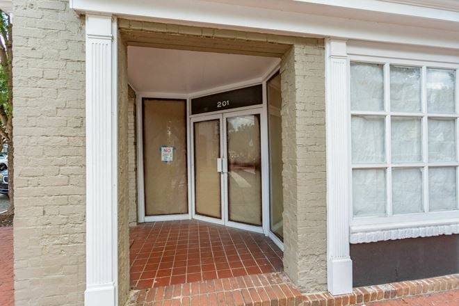 201 William St