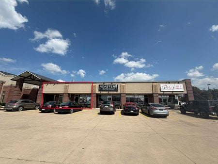 Retail space for Rent at 1061 N Center Point Rd in Hiawatha
