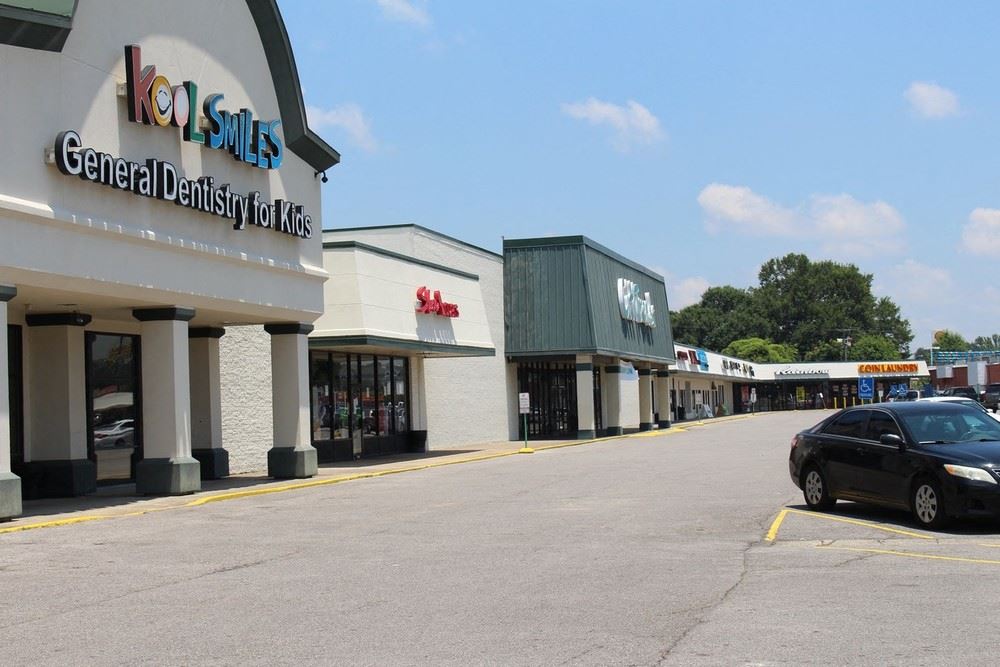 Parkway Plaza Shopping Center