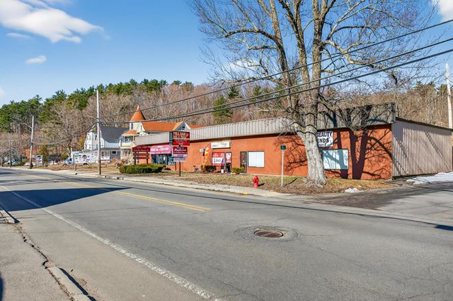 123 S Main St, Athol