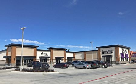Retail & Professional Office For Lease on Nasa Pkwy - Webster - Webster