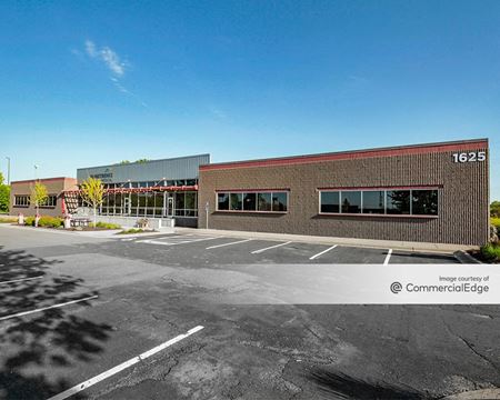 Photo of commercial space at 1625 Energy Park Drive in St. Paul