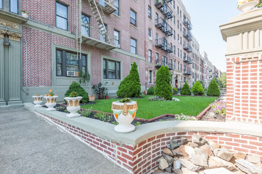 374 Eastern Parkway 374 Eastern Parkway MultiFamily Building