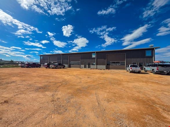 Industrial Warehouse Suites Near E Mall Dr