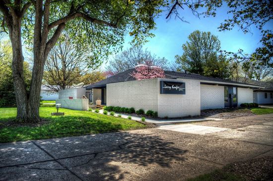 Freestanding Retail/Office For Lease