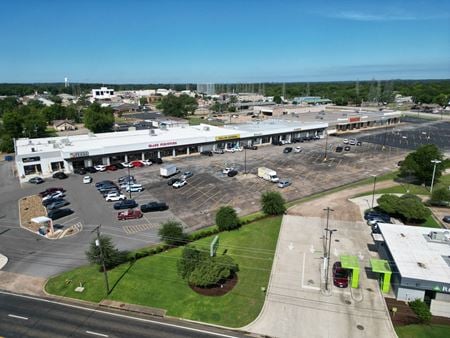 Retail space for Rent at 102-110 Midtown Plaza in Kilgore