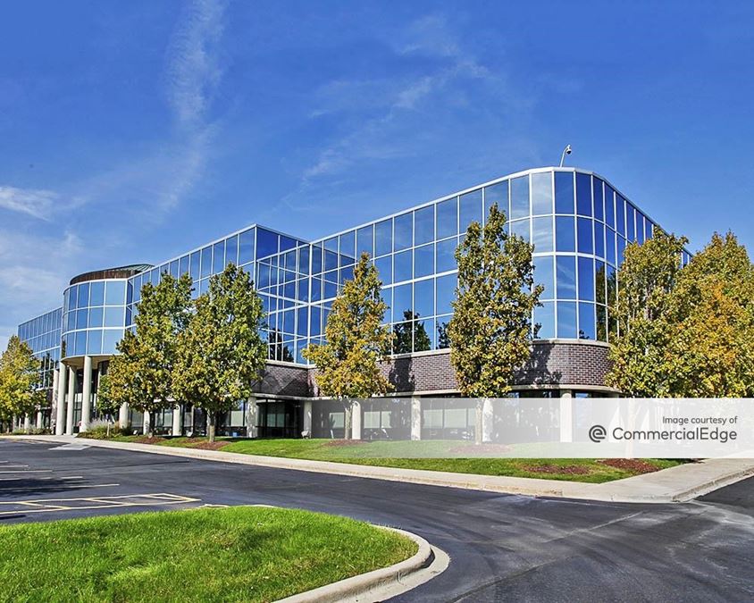 Brookfield Lakes Corporate Center - 17950 West Corporate Drive