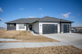 6810 Darby Ln
