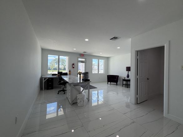 2134 & 2174 NW Commerce Lakes Dr