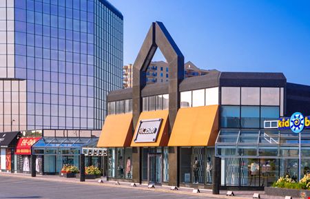 Retail space for Rent at 2504 Boulevard Daniel-Johnson in Laval
