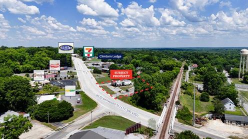 ±3,383-SF Freestanding Restaurant Building with Excellent Visibility