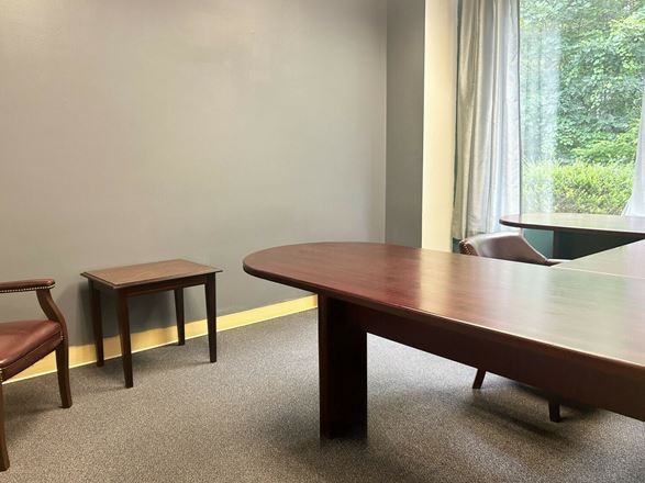 200 Cascade Pointe Ln, Unit 105