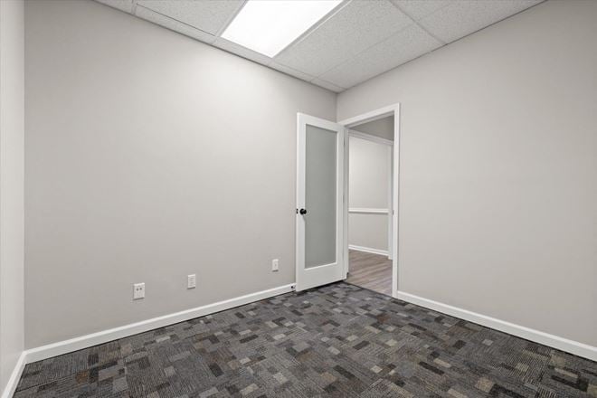 2 Executive Suites 