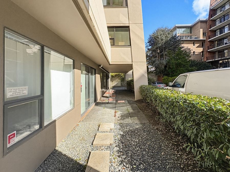 821 Burdett Ave (101)