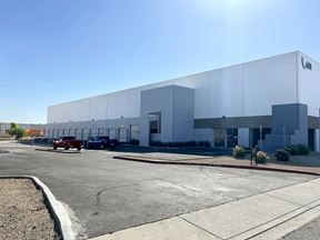 100,000 SF Freestanding Building w/Large Yard