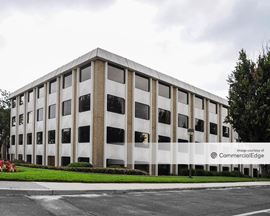 1 Huntington Quadrangle