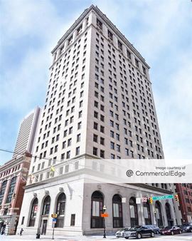 7 E Redwood St