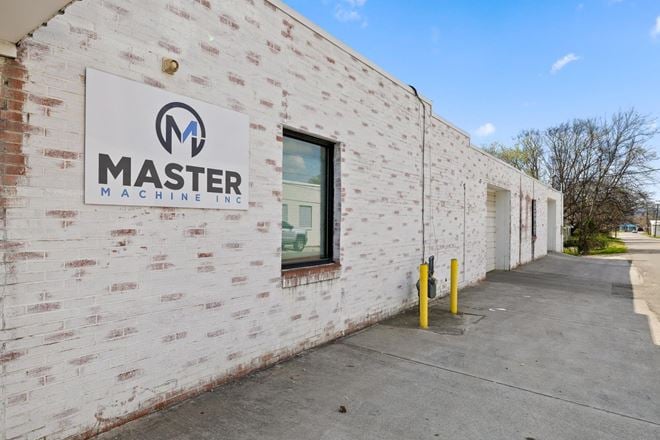 Office/Warehouse on Dodds Ave