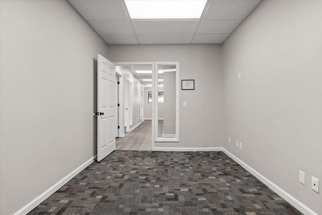 2 Executive Suites 