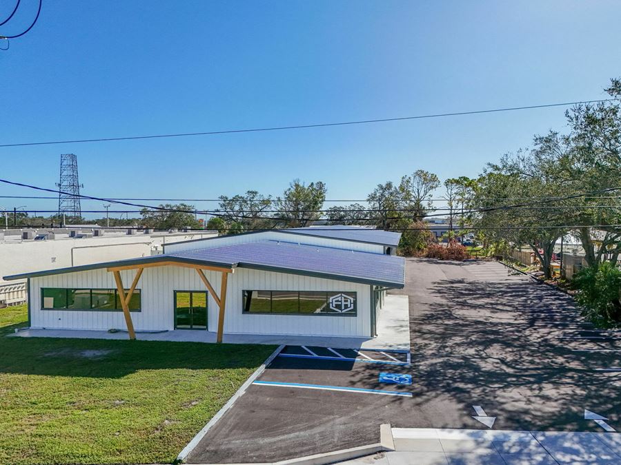 Cattlemen Road Industrial Building with retail showroom