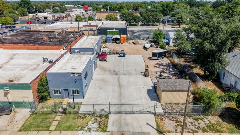 SHOP/WAREHOUSE WITH FENCED YARD