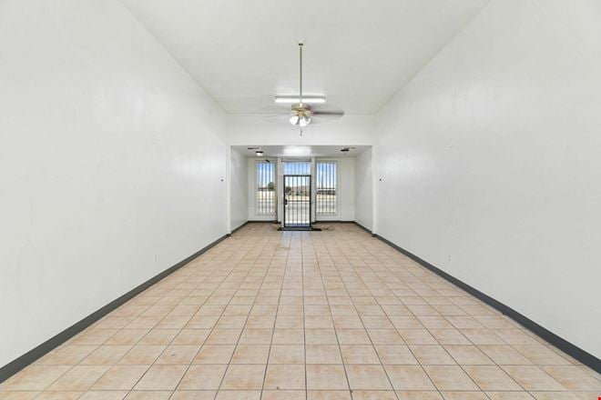 High Exposure Retail Building: 2 Units