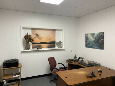 Office space for Rent at 1904 Hialeah Dr in Seabrook