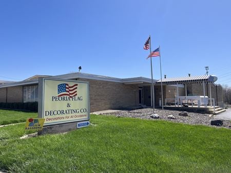 Photo of commercial space at 920 East Glen Avenue in Peoria Heights