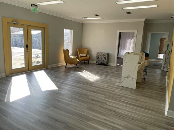 4301 - 4305 Spanish Trail | Legacy Plaza