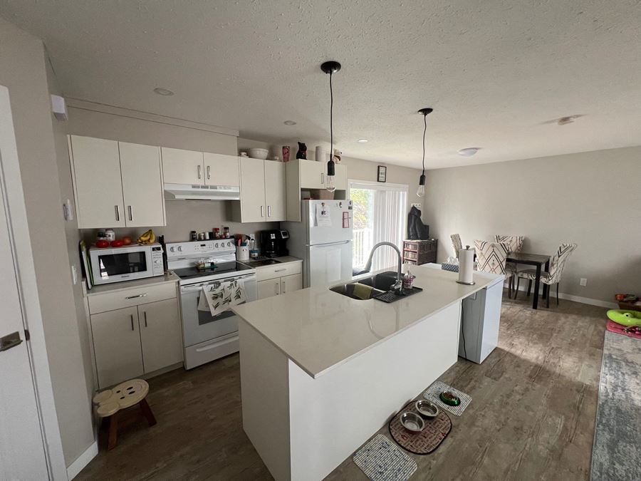 Camrose 6 plex