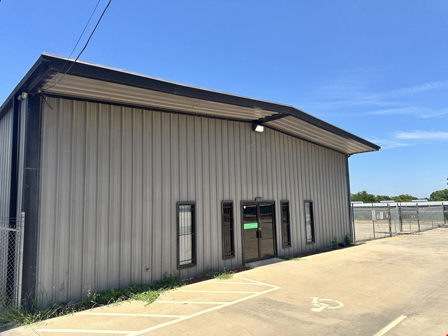 5,000 SF Office/Warehouse w/ Fenced Storage on 1.10 AC