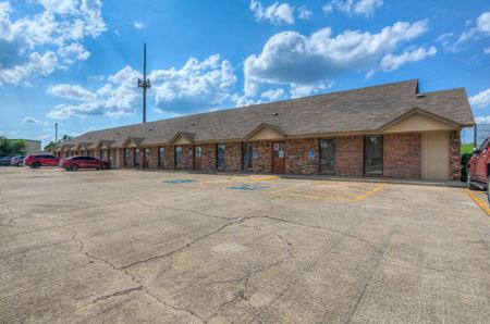 Commercial space for Sale at 221 N. I-35 Frontage Rd. in Moore