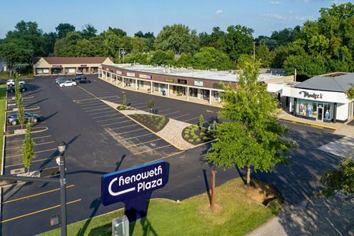 Chenoweth Plaza Shopping Center - Space for Lease